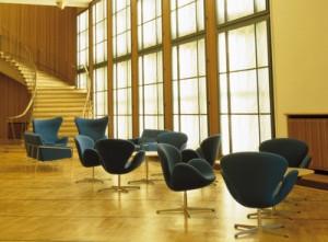 La Swan chair nell'area lounge del Royal SAS di Copenaghen.