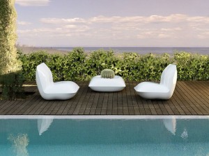 Butaca Pillow. la serie completa una possibile soluzione  per esterni. (Vondom)