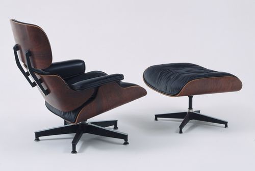 La poltrona girevole Eames Lounge Chair del 1956. (Herman Miller)