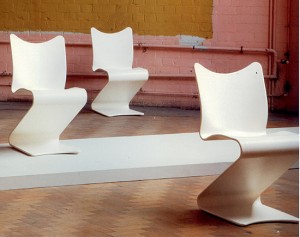 Prototipi della S Chair. Uno dei primi esempi di sedia stampata a cui farà seguito la Pantom Chair.