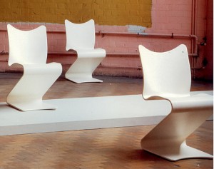 Prototipi della S Chair. Uno dei primi esempi di sedia stampata a cui farà seguito la Pantom Chair.