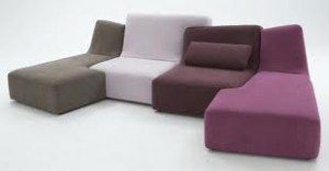 Confluence unisce le sedute in una unica composizione lineare e dinamica allo stesso tempo. (Ligne Roset)