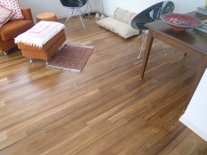 Parquet in teak.