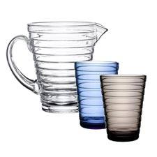 I bicchieri Aino Aalto di Iittala sono realizzati in vetro spesso di alta qualità.