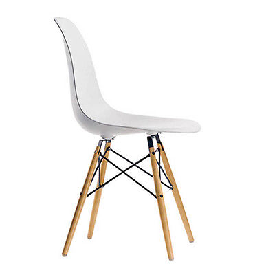 VITRA DSW sedia Eames Plastic Side Chair by Charles & Ray Eames base in acero